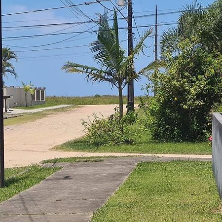 Casa A Poucos Metros Da Praia! 구아라투바 외부 사진