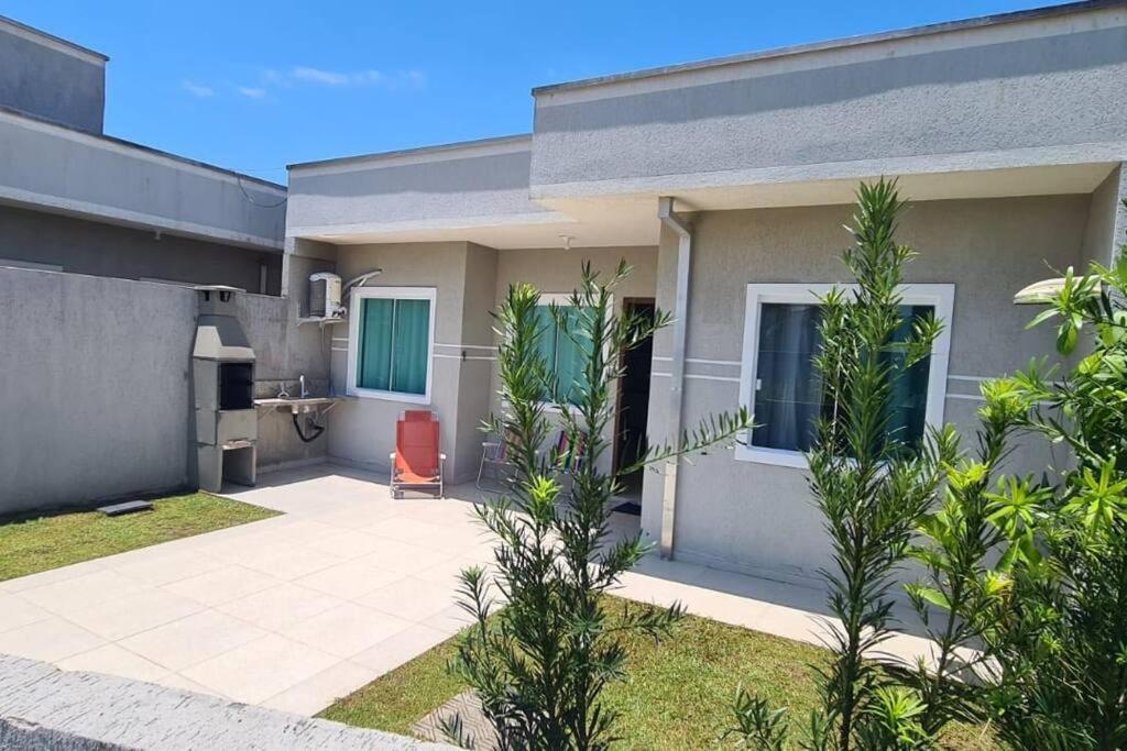 Casa A Poucos Metros Da Praia! 구아라투바 외부 사진